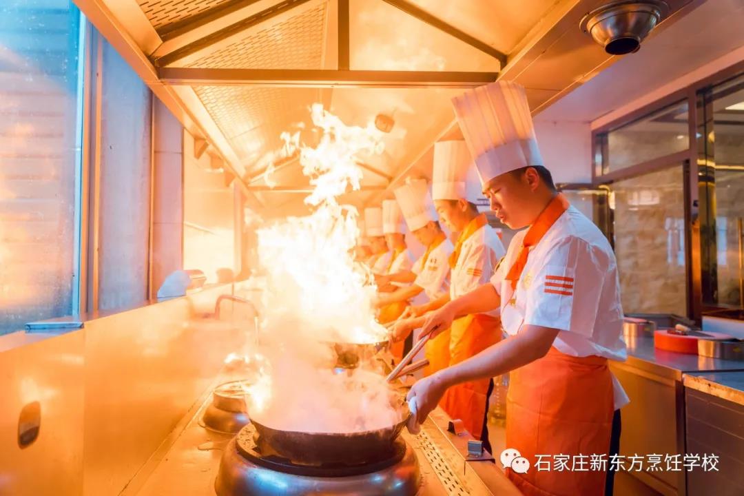 石家莊新東方：匠心傳承魯菜精髓，開(kāi)啟職場(chǎng)烹飪新風(fēng)尚