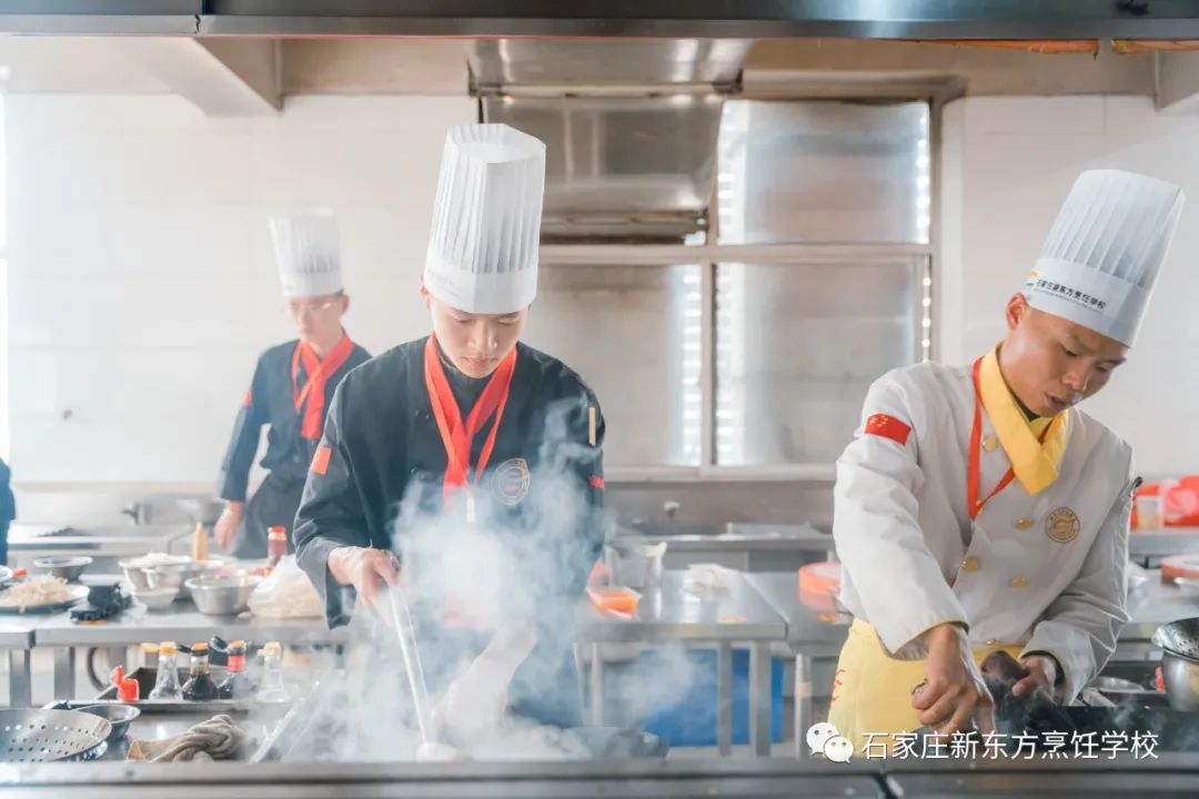 廚師適合哪個(gè)年齡階段的人來學(xué)？年紀(jì)大了可以學(xué)嗎？