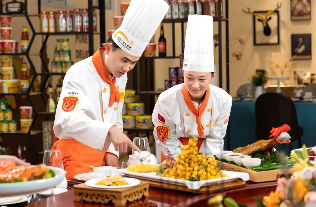 都是學(xué)技術(shù)，那么學(xué)烹飪與其它相比有哪些呢？