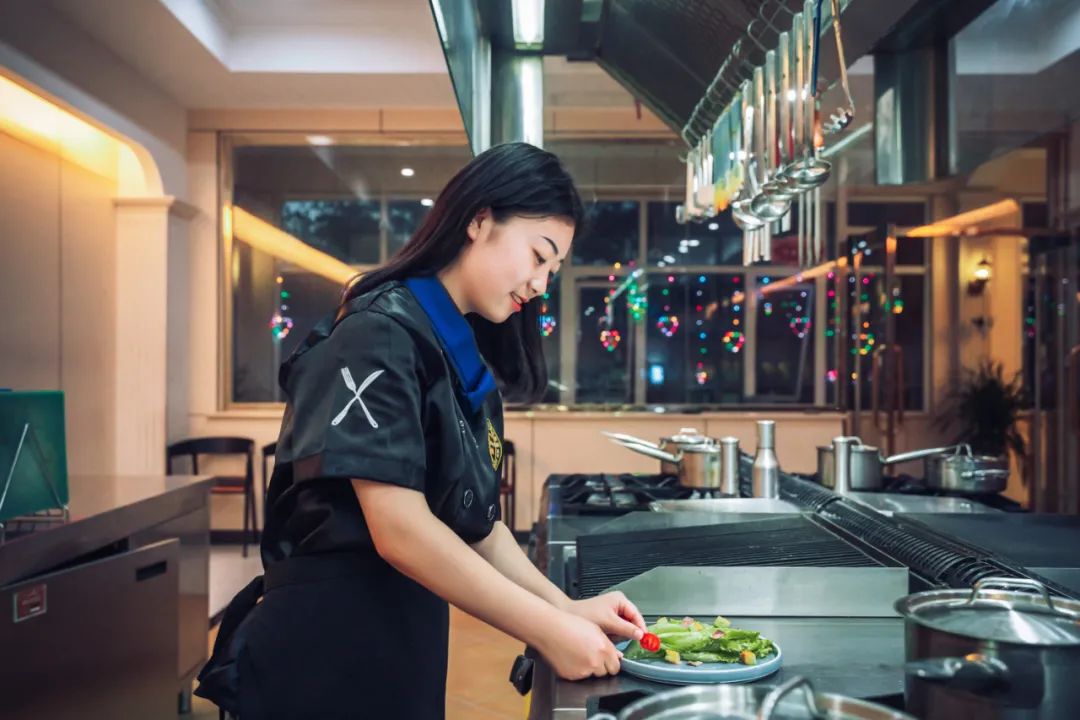 如何才能擺脫焦慮？腳踏實地，學(xué)好一技之長！