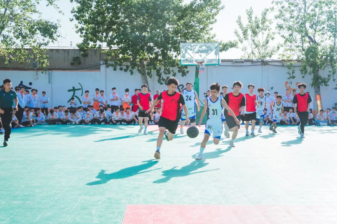 初中男生適合學(xué)什么專業(yè)？哪些專業(yè)既熱門又有前途？