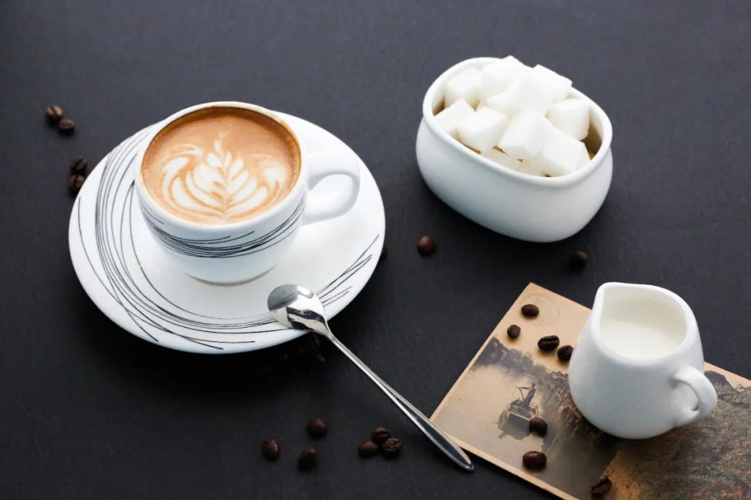 美酒加咖啡，就愛這一杯|爆火出圈的醬香拿鐵，帶你快速同款上新！