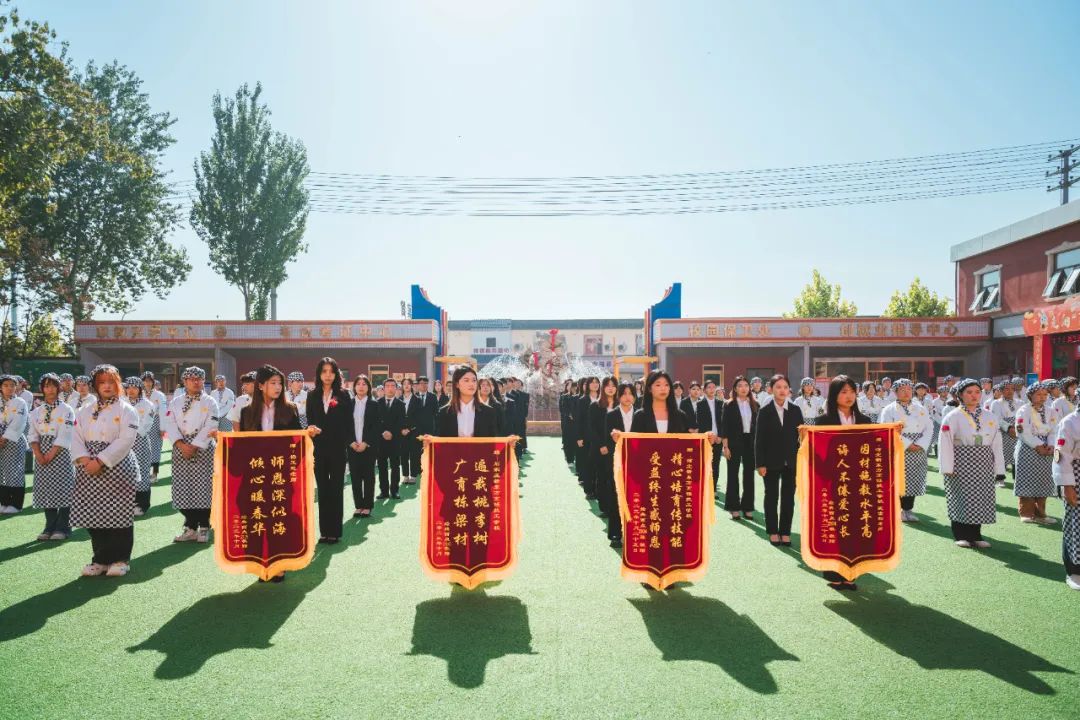 【畢業(yè)歡送會】鮮衣怒馬少年時，不負韶華行且知！