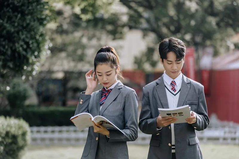 選擇學(xué)校時，家長需要考慮哪些因素？