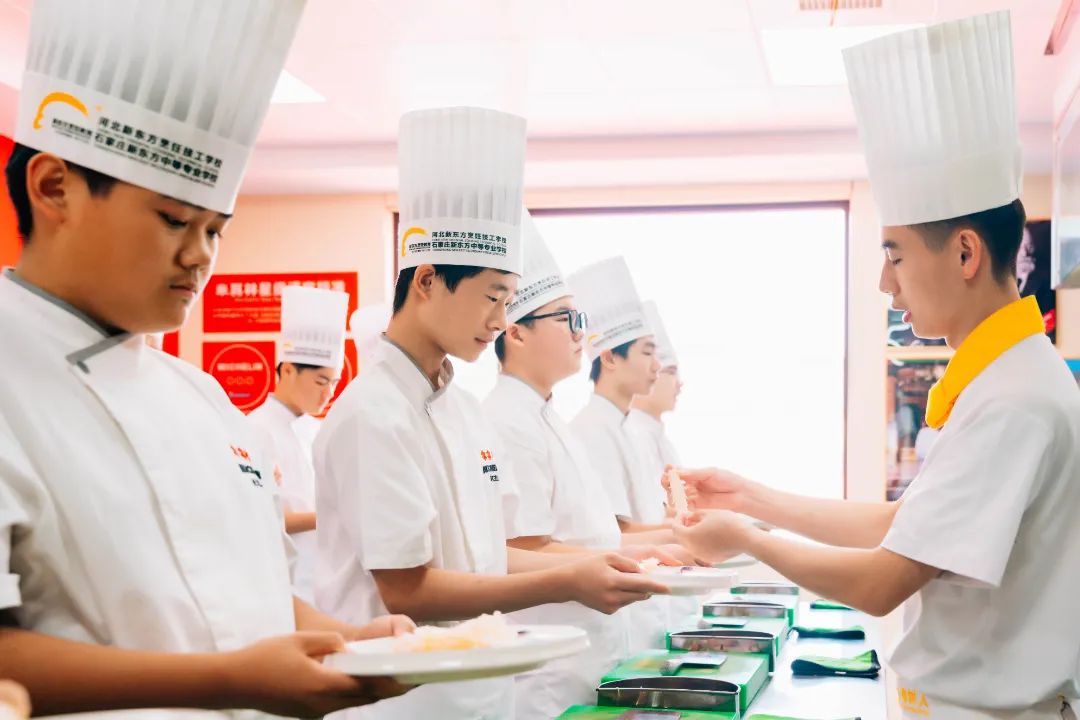 0bd734718adf426cd30690461910f456.jpg 0bd734718adf426cd30690461910f456.jpg