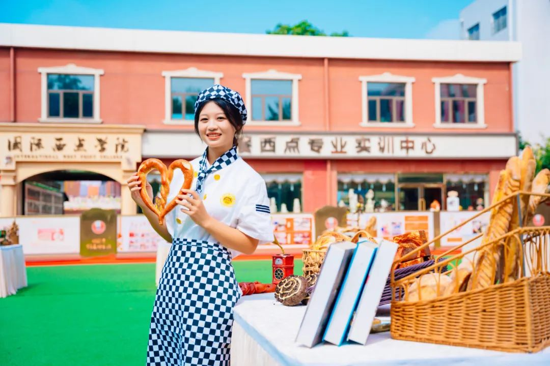 沒(méi)經(jīng)驗(yàn)也能跨行成為西點(diǎn)行家？一文看懂西點(diǎn)行業(yè)的優(yōu)勢(shì)！