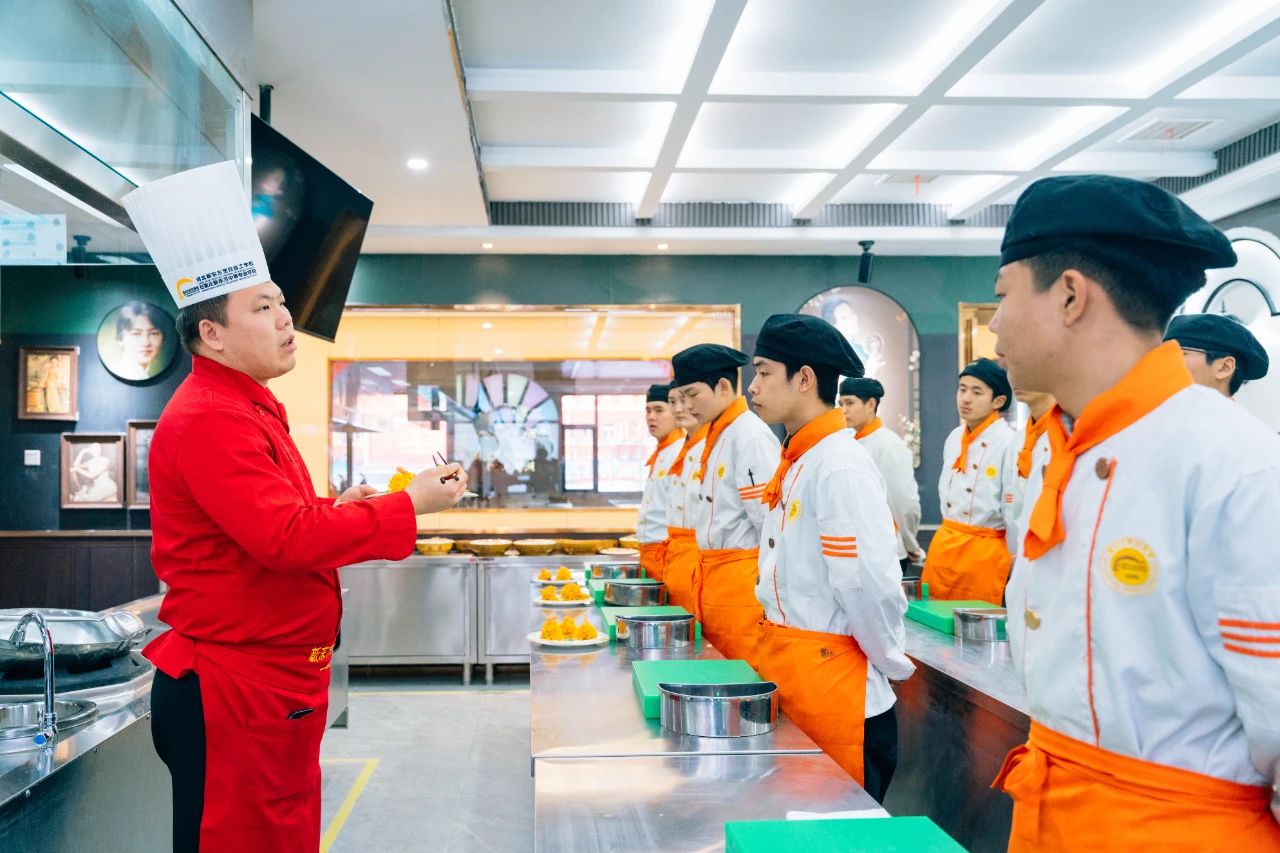 “代炒菜”火了！網(wǎng)友大贊：很需要，求全國(guó)普及！