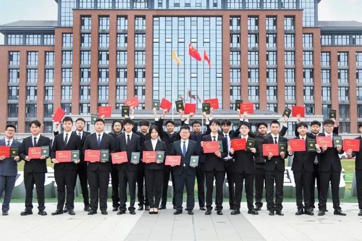 a7b9c8de17276453b65d4ade3903f89b.jpg a7b9c8de17276453b65d4ade3903f89b.jpg