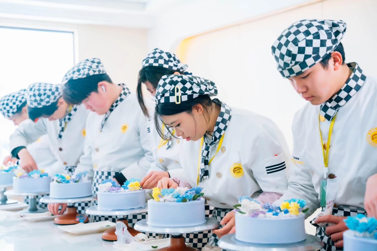 考不上高中？學(xué)西點(diǎn)照樣開(kāi)啟光明職業(yè)路