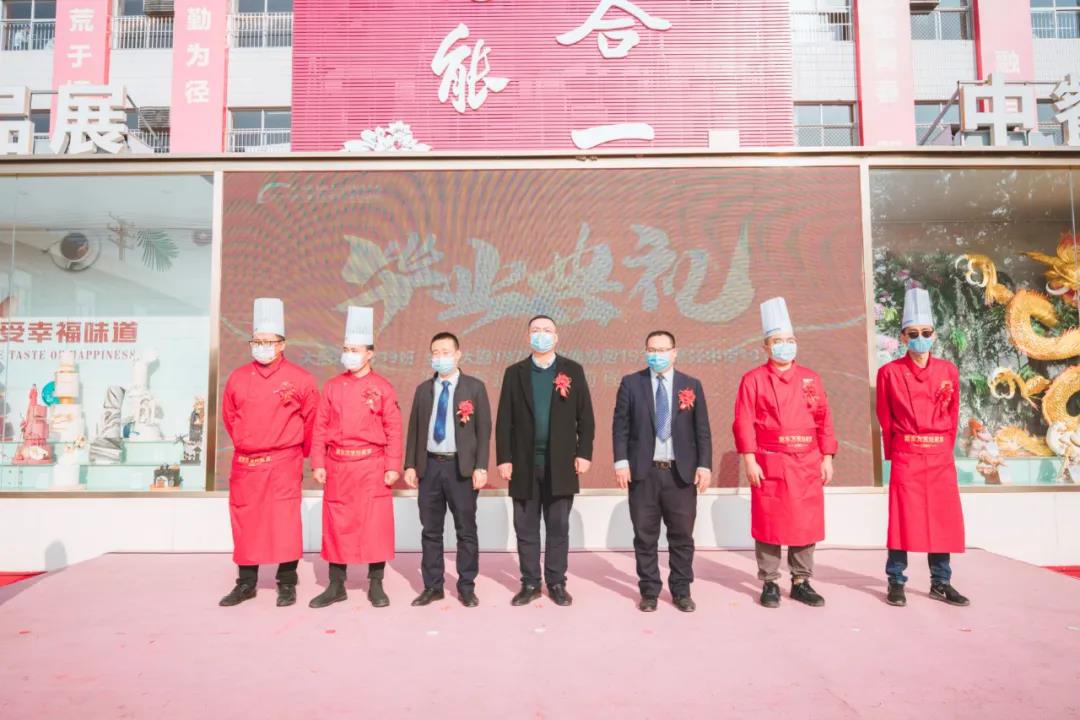 時光不老，青春不散，畢業(yè)只是與期待的未來相遇！