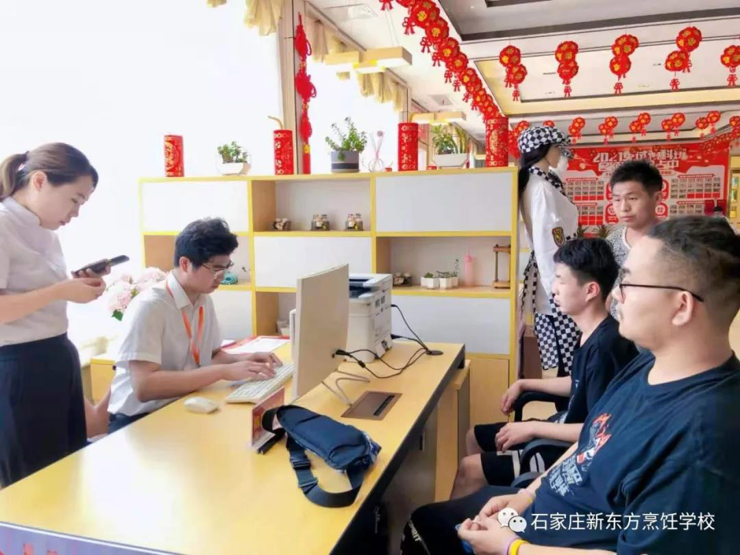 1-210HP95642519.jpg 1-210HP95642519.jpg